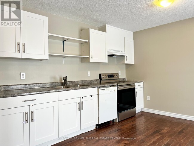 Photo - 11 Chaucer Crescent