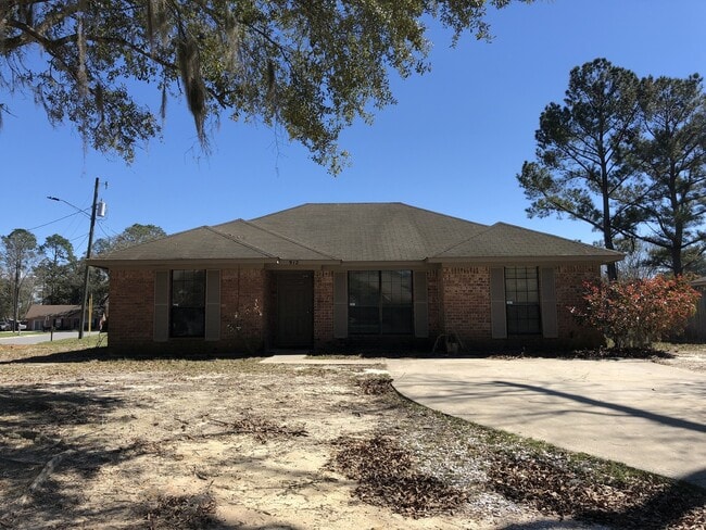 Photo - 3 bed 2 bath Pet friendly Home