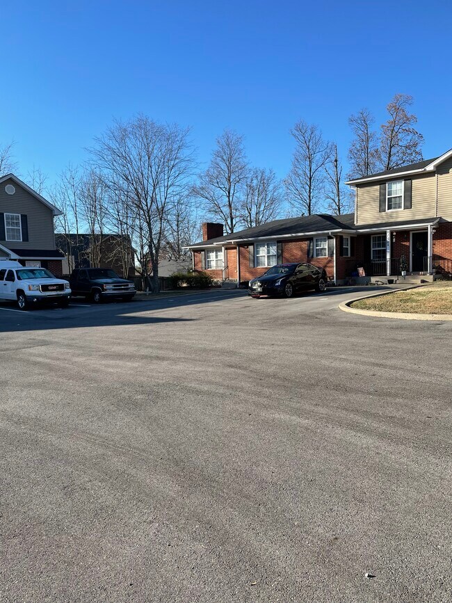 1150 Woodland Dr Townhome Townhome Rental in Elizabethtown KY