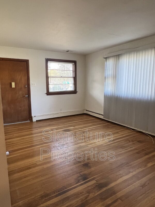 Photo - 135 N Oak Ave