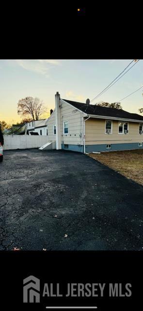 Photo - 154 E 12th St