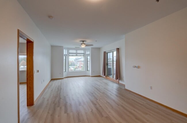Photo - 301 Harbour Town Dr Unit 208