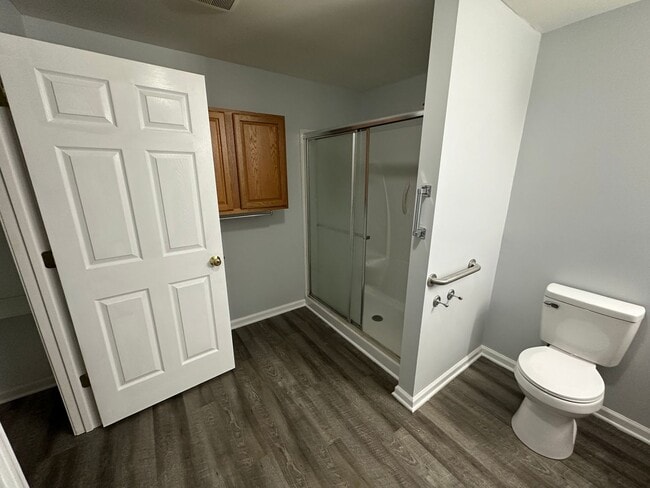 Building Photo - 4 Bedroom 3 Bathroom