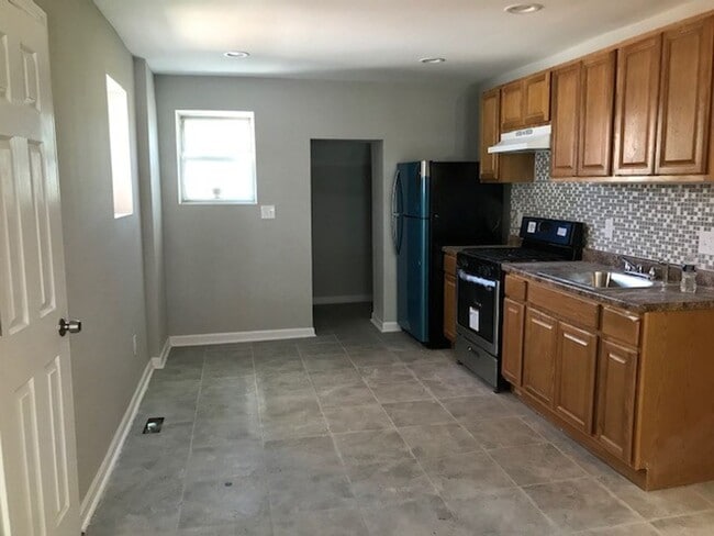 Photo - Large West Oak Lane home