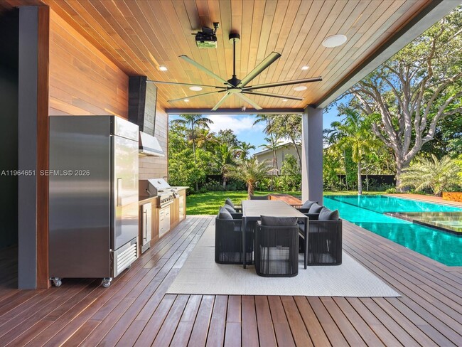 Photo - 871 NE 83rd St