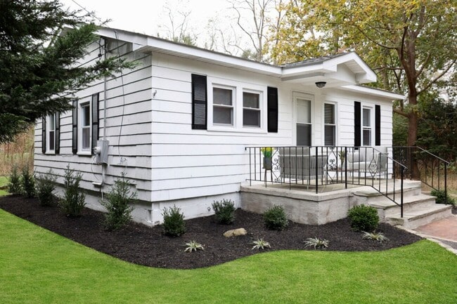 Building Photo - Meadows at East Patchogue