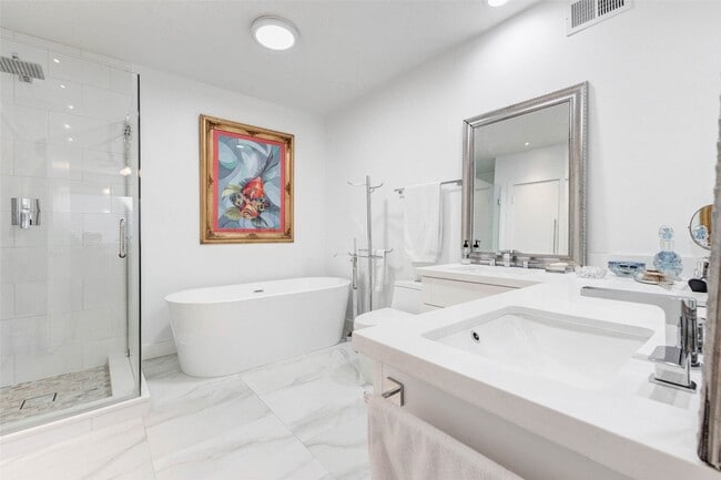 Building Photo - 2234 S Piney Point Rd Unit 110