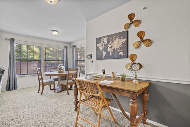 Photo - Nickel Creek Apts