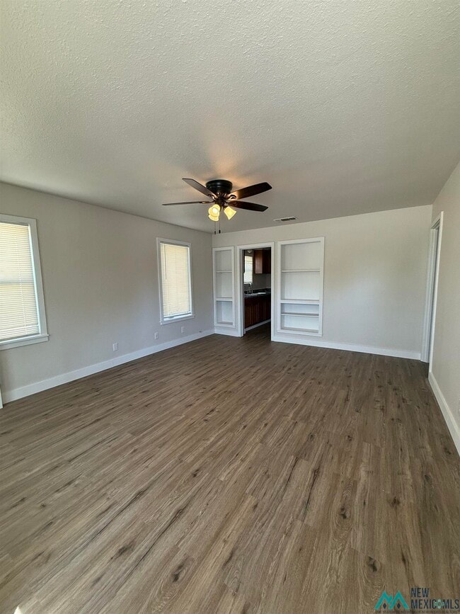 Photo - 207 E Grand Ave