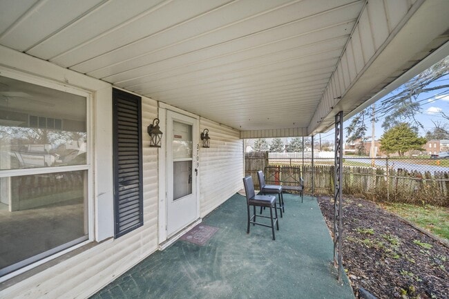 Photo - 2709 Kilbourne Ave