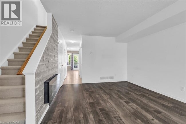 Photo - 50 Howe Dr