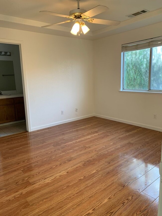1341 Spring Ct