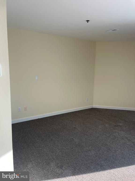 Photo - 5215 Le Parc Dr Unit 8