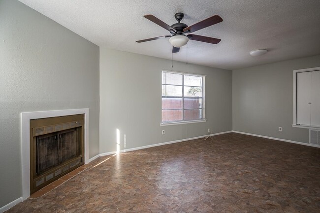 Photo - 107 Shannon Cir