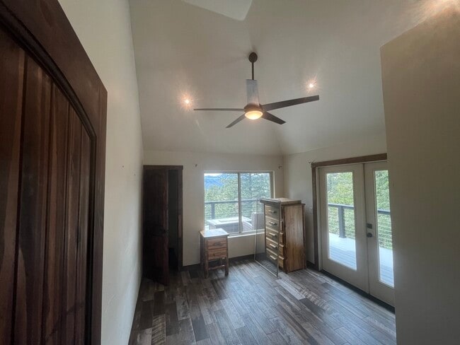 Photo - 776 Aspen Ln