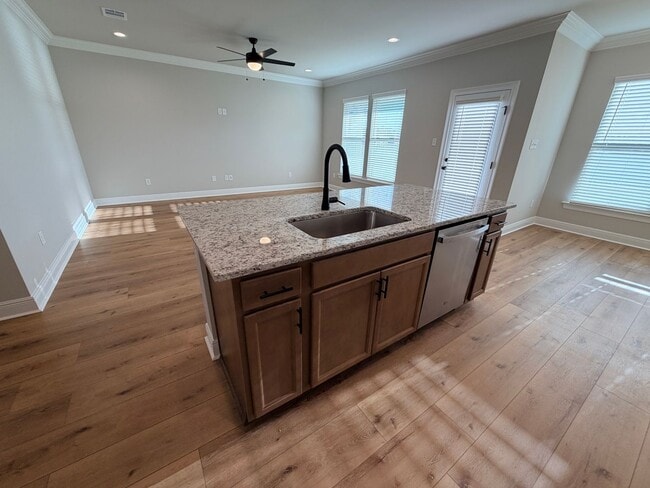 Photo - 820 Venecia Dr