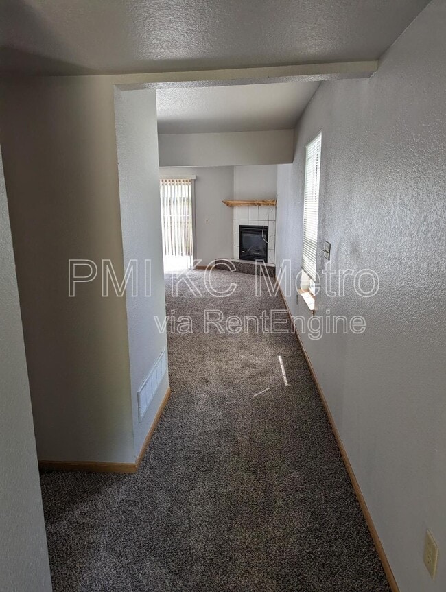 Building Photo - 530 NE Churchill St Rental