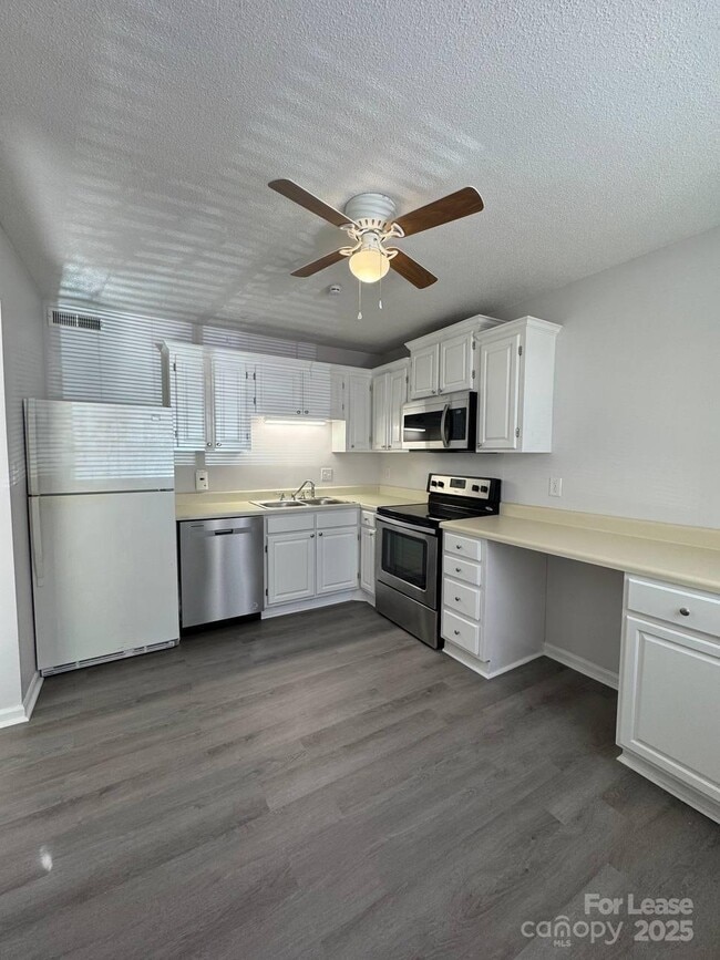 Photo - 1466 Riverwood Ct Rental