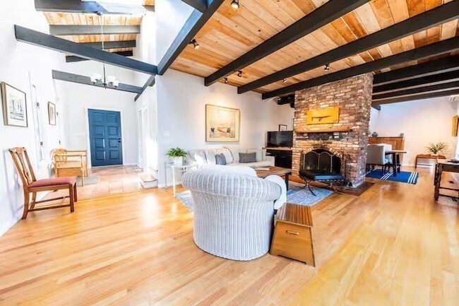 Photo - 44 Ye Olde County Rd