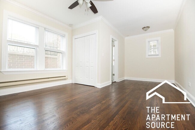 2121 N Dayton St Unit 203