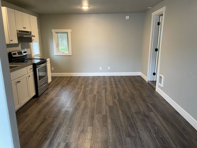 Photo - Recently renovated apartment in Lincoln City!