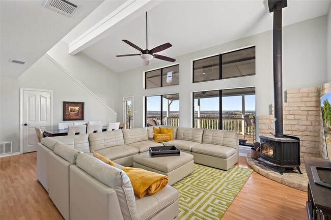 Photo - 414 Gregg Dr