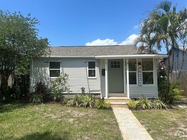 Building Photo - 4221 Burlington Ave N Rental