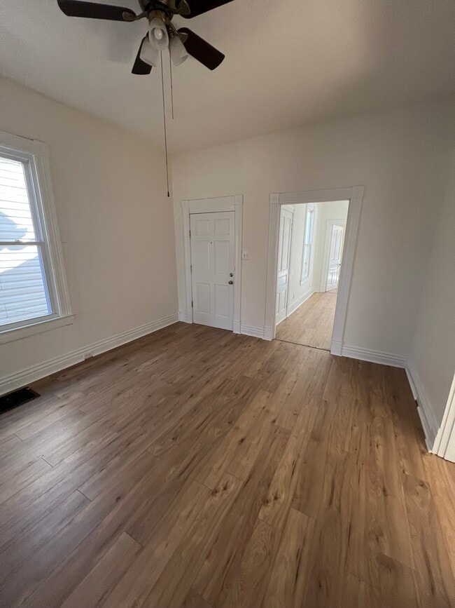 Photo - 449 E Brandeis Ave