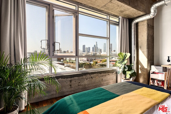 Photo - 530 S Hewitt St Unit 425