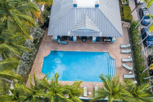 Photo - 250 NE 3rd Ave Unidad 1207