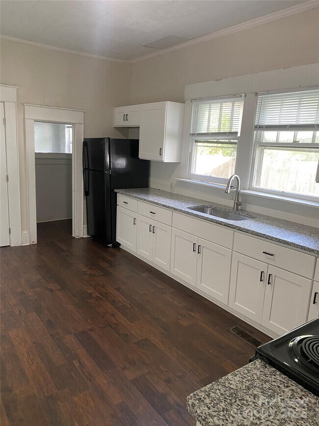 Photo - 514 Everette St