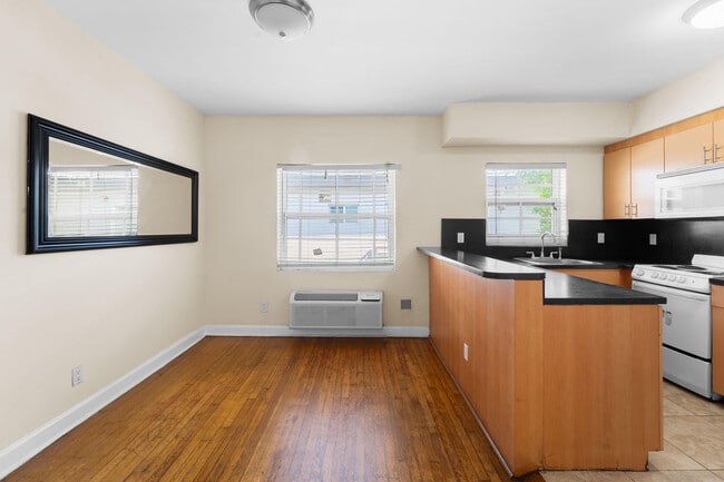 Photo - 1241 13th St Unit 4