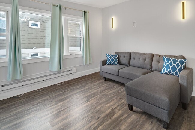 Photo - 1005-1007 N Aurora St, LLC Unit 2