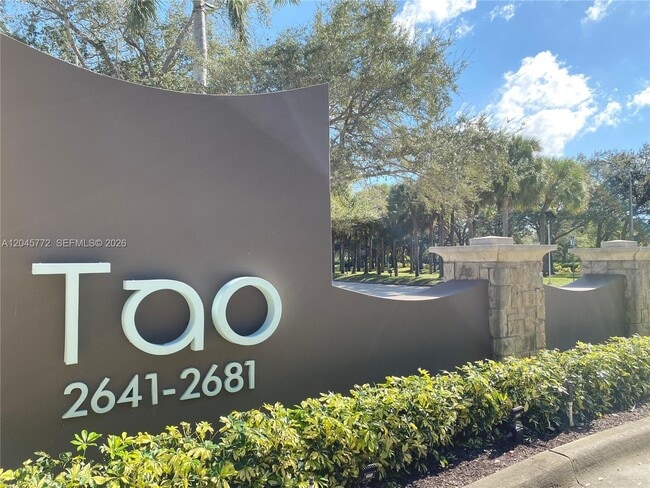 Building Photo - 2641 N Flamingo Rd Unit 706N