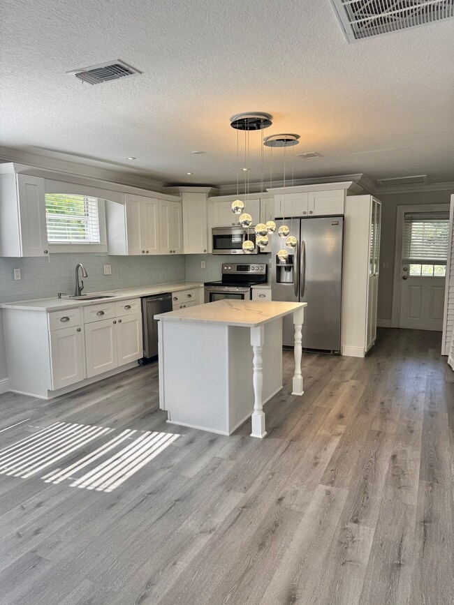 Photo - 5904 N Eustace Ave