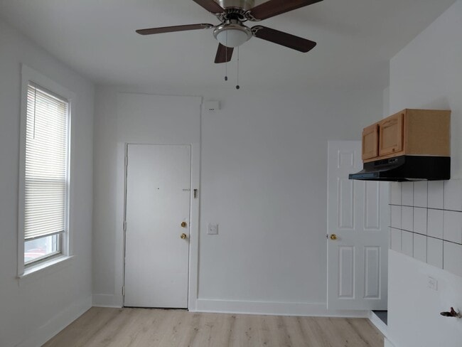 Photo - 1018 W 32nd Pl Unit 2nd floor front