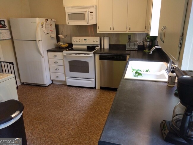 Photo - 170 Windsor Ct