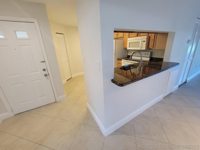 4208 Glenmoor Dr