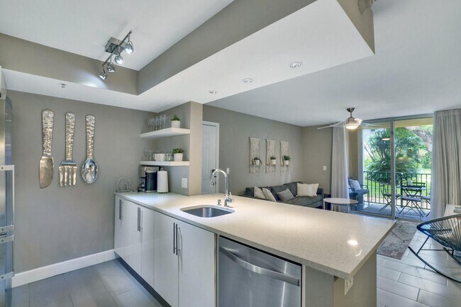 Photo - 123 Yacht Club Way