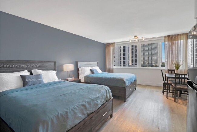 Building Photo - 19201 Collins Ave Unit 742 Rental