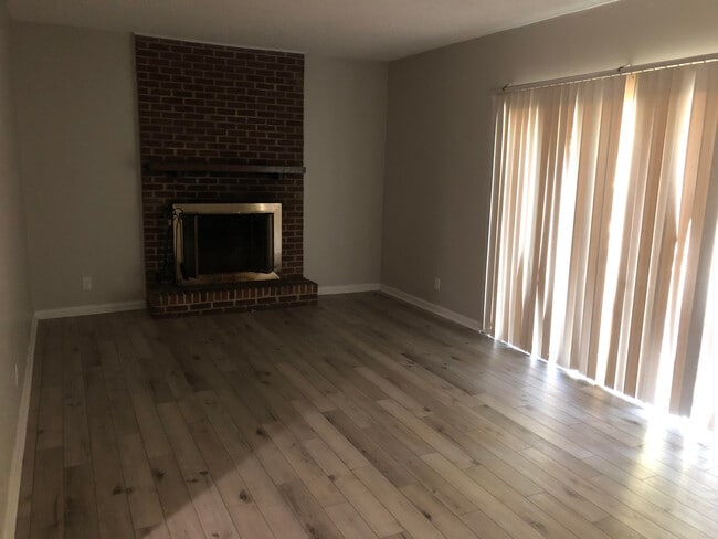 559 Winding Creek Rd Unit A