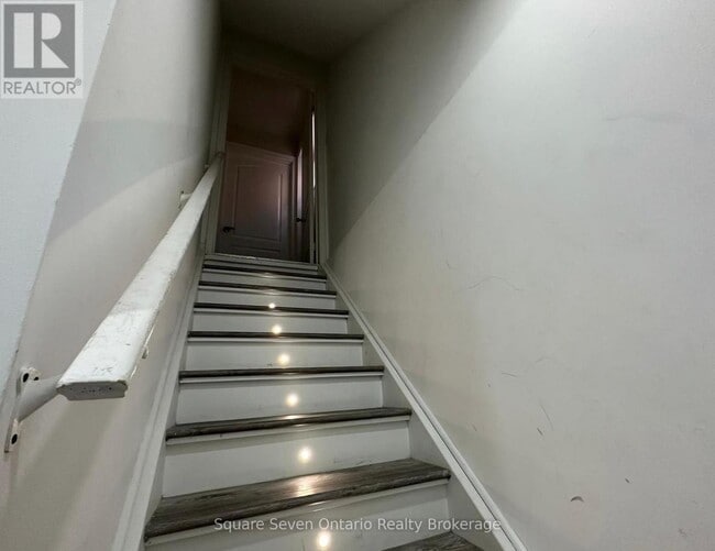 Photo - 16 Napoleon Cres