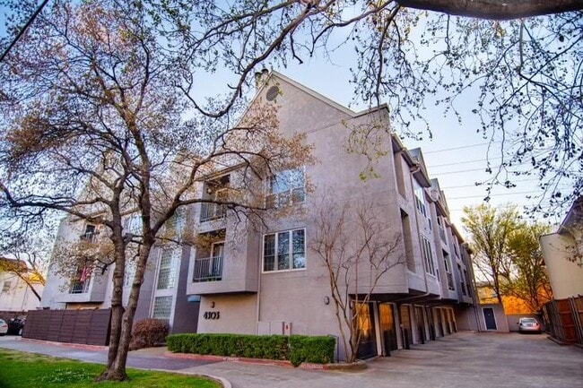 Photo - 4303 Buena Vista St Unit 305