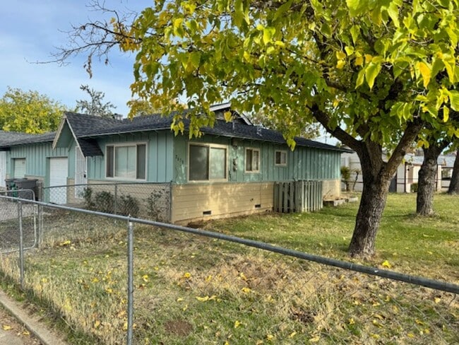 Photo - Anderson 3Bed Duplex- Garbage & Water Included!