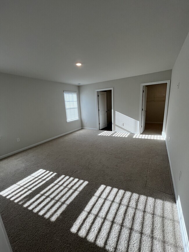 Photo - 299 Toulouse Ln