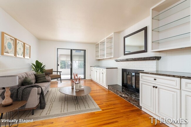 8 Wallinwood Ave NE