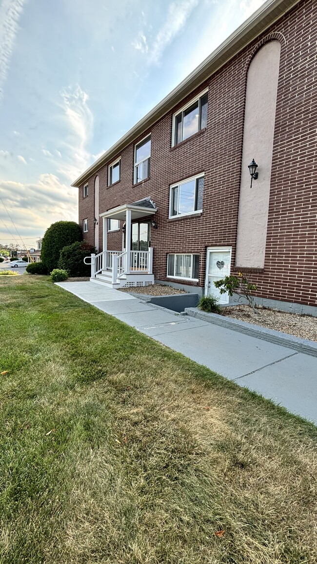 Photo - 586 Boston Post Rd E Unit 6