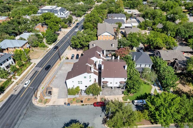 Photo - 1500 Woodlawn Blvd Unit 302