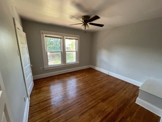 Photo - Welcome to 372 E 13th!!! 4 Bedroom 2 Bathr...