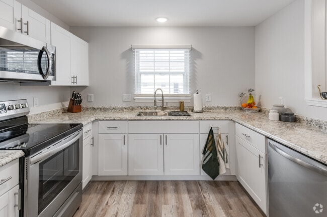 4BR, 2BA - 1400 SF - University Parallel - Student Housing Only